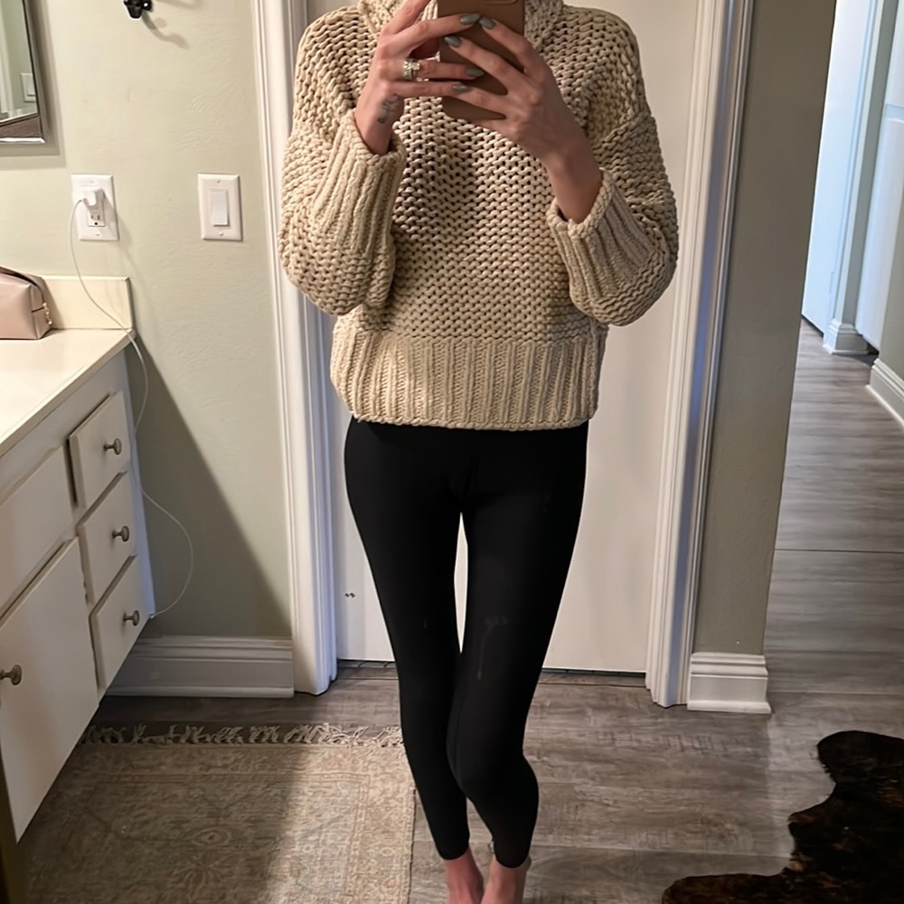 Free People cropped sweater size xs